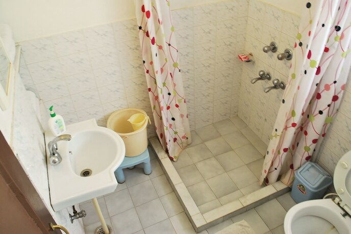Imagen de la habitación del Hotel Jai Niwas. Foto 17