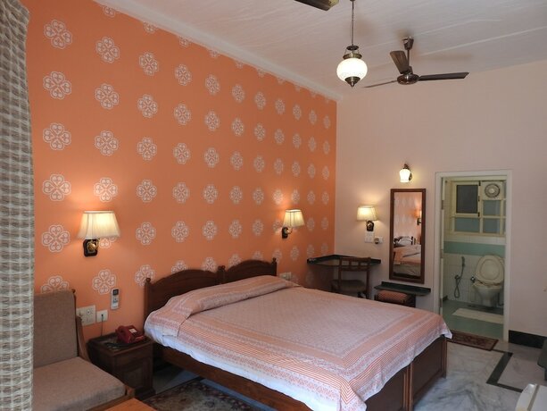 Imagen de la habitación del Hotel Jai Niwas. Foto 20