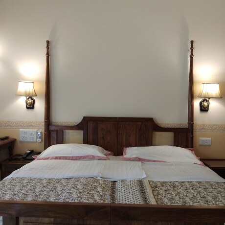 Imagen de la habitación del Hotel Jai Niwas. Foto 21