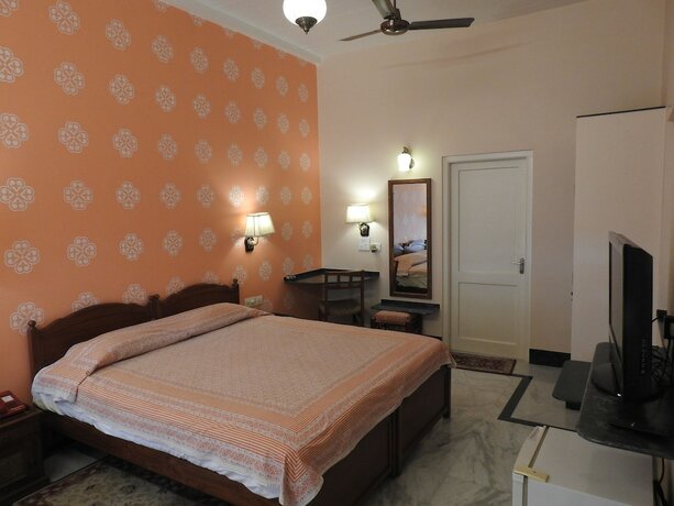 Imagen de la habitación del Hotel Jai Niwas. Foto 22
