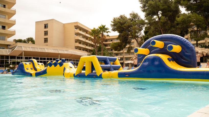 Imagen de la piscina del Hotel Jaime I, Salou. Foto 11