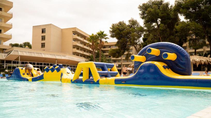 Imagen de la piscina del Hotel Jaime I, Salou. Foto 11