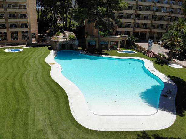Imagen de la piscina del Hotel Jaime I, Salou. Foto 12