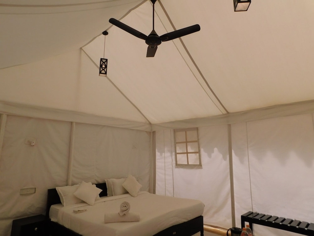 Imagen de la habitación del Hotel Jain Empire Resort and Camp. Foto 9