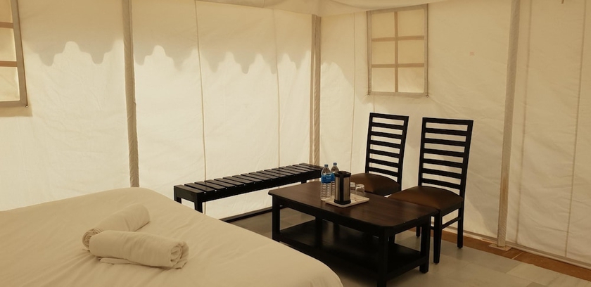 Imagen de la habitación del Hotel Jain Empire Resort and Camp. Foto 12