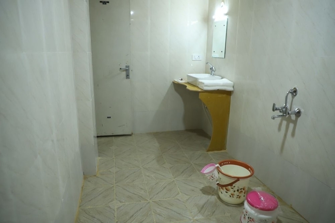 Imagen de la habitación del Hotel Jain Empire Resort and Camp. Foto 15