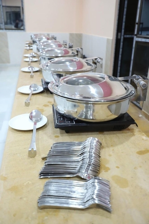 Imagen del bar/restaurante del Hotel Jain Empire Resort and Camp. Foto 5