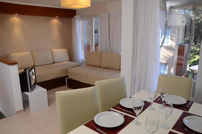 Imagen de la habitación del Hotel Jaina Resort and Spa. Foto 5