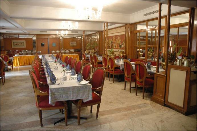 Imagen del bar/restaurante del Hotel Jaipur Ashok. Foto 7
