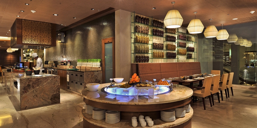 Imagen del bar/restaurante del Hotel Jaipur Marriott. Foto 2