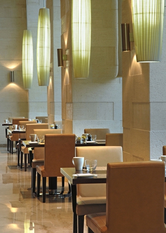 Imagen del bar/restaurante del Hotel Jaipur Marriott. Foto 3