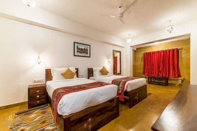 Imagen de la habitación del Hotel Jaisal House. Foto 8