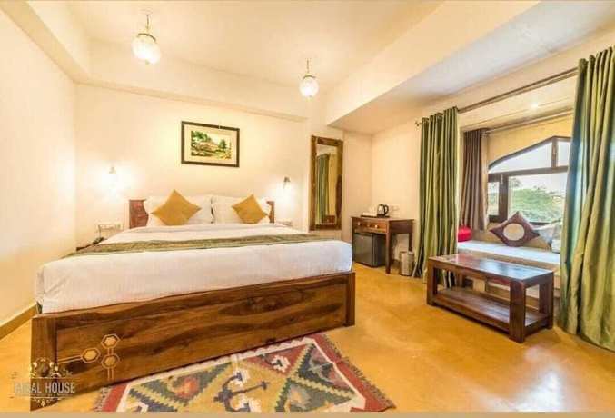 Imagen de la habitación del Hotel Jaisal House. Foto 15