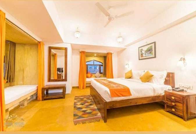 Imagen de la habitación del Hotel Jaisal House. Foto 16