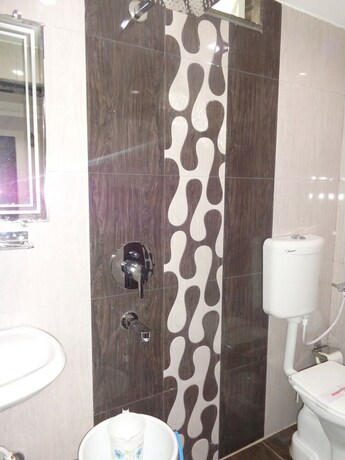 Imagen de la habitación del Hotel Jaishree Palace. Foto 22