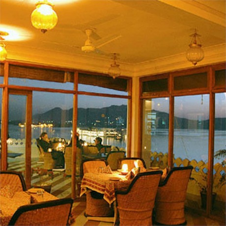 Imagen del bar/restaurante del Hotel Jaiwana Haveli. Foto 22