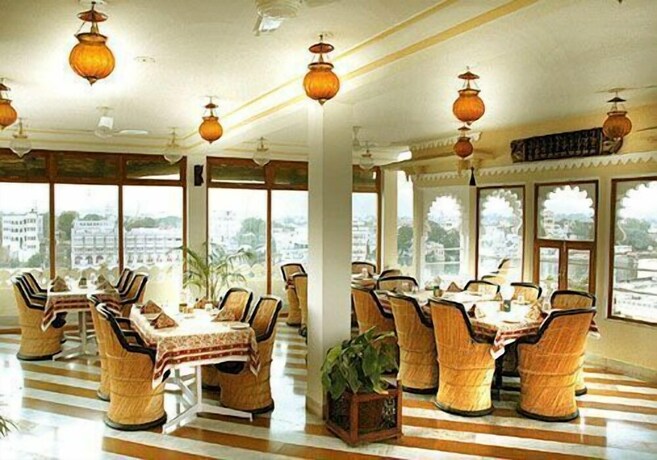 Imagen del bar/restaurante del Hotel Jaiwana Haveli. Foto 23