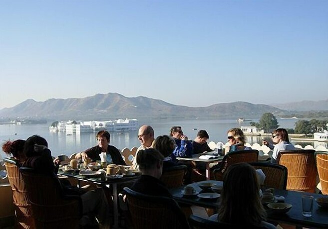 Imagen del bar/restaurante del Hotel Jaiwana Haveli. Foto 25