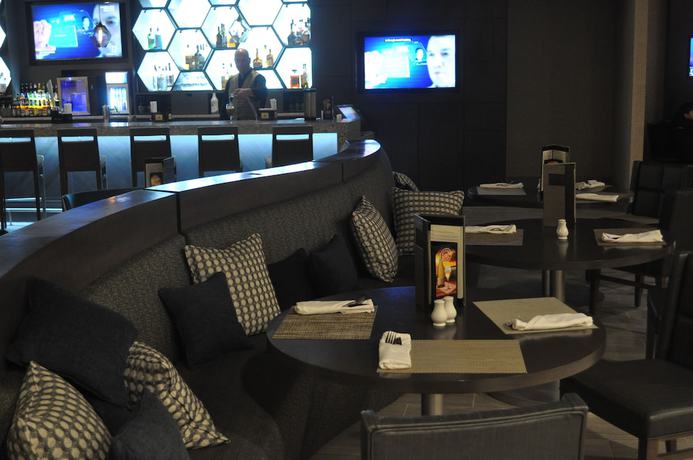 Imagen del bar/restaurante del Hotel Jake's 58 Casino - Adult Only. Foto 5