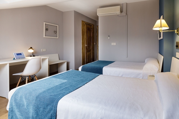 Imagen de la habitación del Hotel Jakue. Foto 3