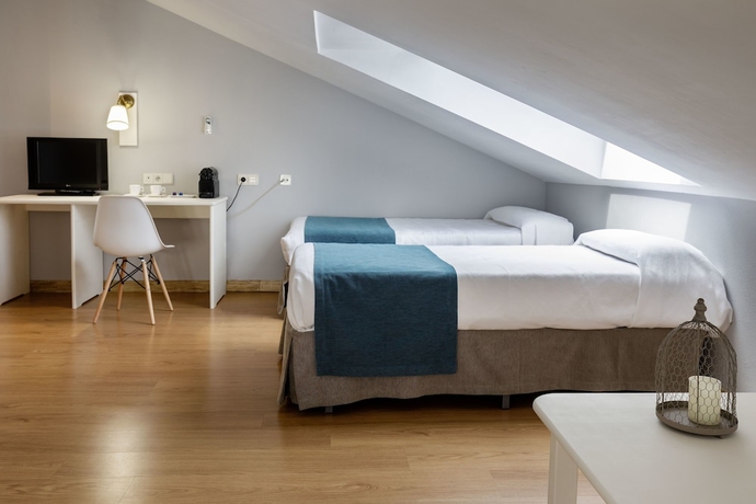 Imagen de la habitación del Hotel Jakue. Foto 7