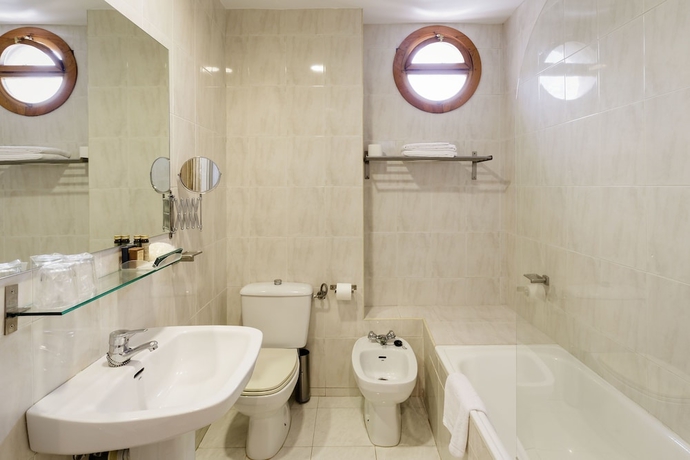 Imagen de la habitación del Hotel Jakue. Foto 8