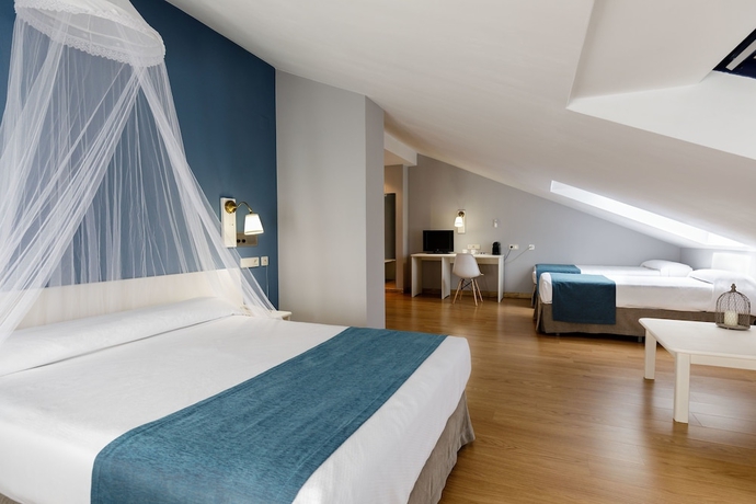 Imagen de la habitación del Hotel Jakue. Foto 12