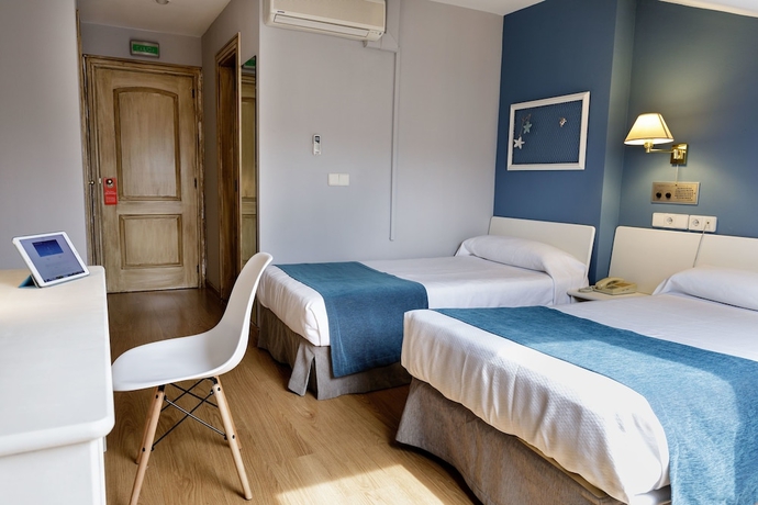 Imagen de la habitación del Hotel Jakue. Foto 14