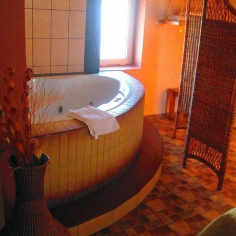 Imagen de la habitación del Hotel Jakuzzi. Foto 6