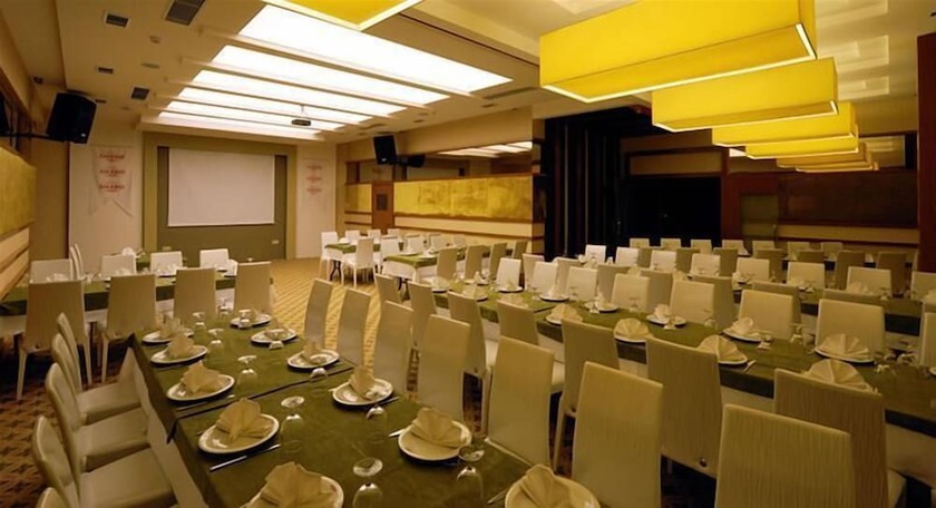 Imagen del bar/restaurante del Hotel Jaleriz. Foto 3