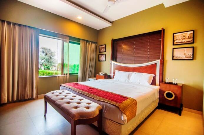Imagen de la habitación del Hotel Jalsa Resorts. Foto 17