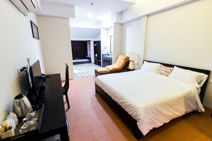Imagen de la habitación del Hotel Jamadevi. Foto 10