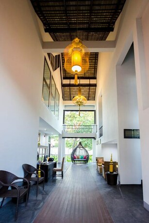 Imagen de los interiores del Hotel Jamadevi. Foto 18