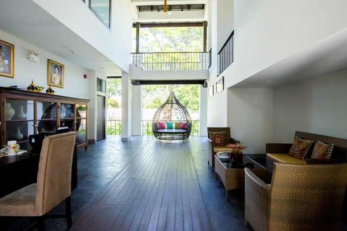 Imagen de los interiores del Hotel Jamadevi. Foto 19