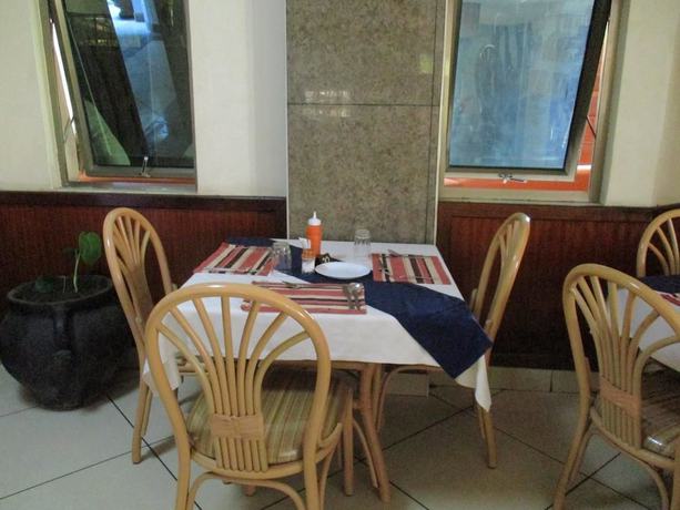 Imagen del bar/restaurante del Hotel Jambo Village. Foto 3