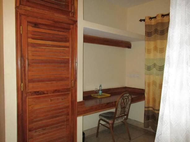 Imagen de la habitación del Hotel Jambo Village. Foto 17