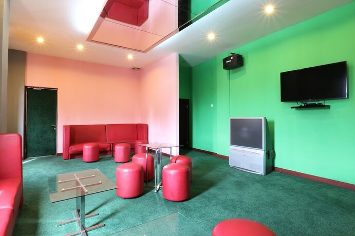 Imagen de los interiores del Hotel Jambrut Inn. Foto 37