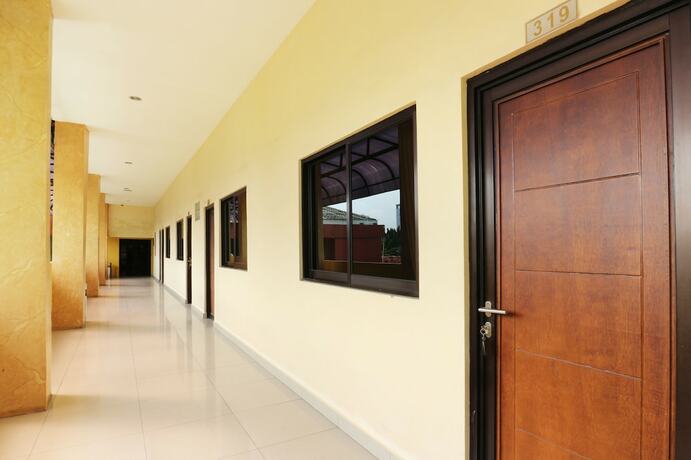 Imagen de los interiores del Hotel Jambrut Inn. Foto 39