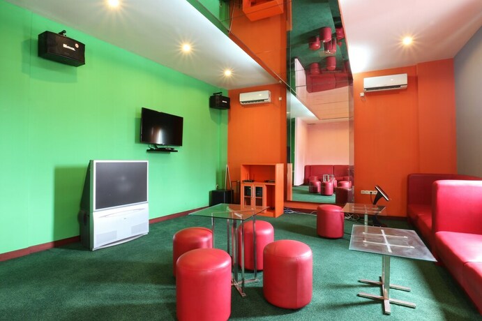 Imagen de los interiores del Hotel Jambrut Inn. Foto 40