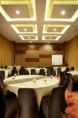 Imagen del bar/restaurante del Hotel Jambuluwuk Malioboro Yogyakarta. Foto 3