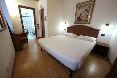 Imagen de la habitación del Hotel James Joyce. Foto 12