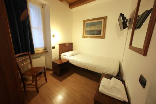 Imagen de la habitación del Hotel James Joyce. Foto 13