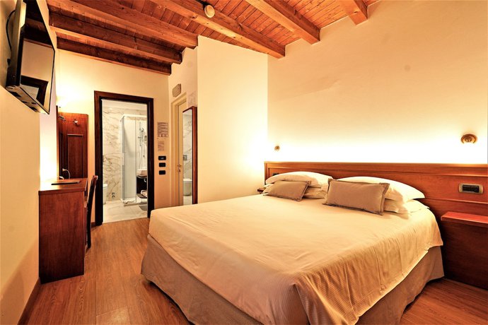 Imagen de la habitación del Hotel James Joyce, Trieste. Foto 2