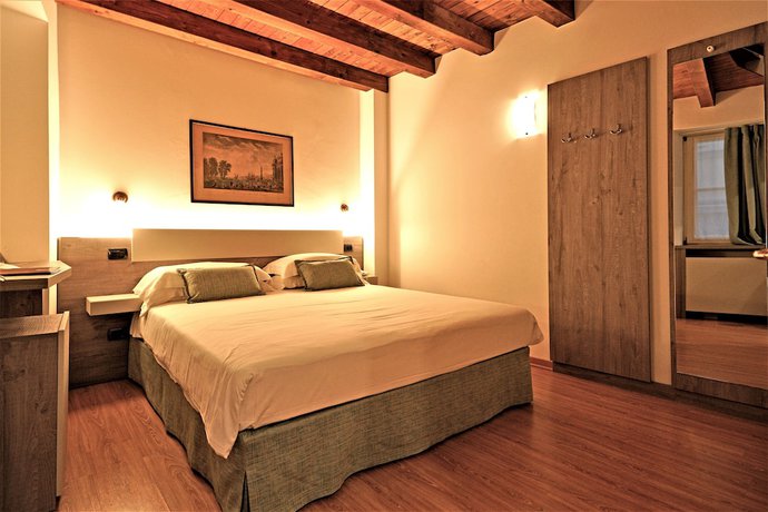 Imagen de la habitación del Hotel James Joyce, Trieste. Foto 7