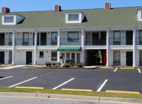 Imagen general del Hotel Jameson Inn-Oakwood. Foto 6