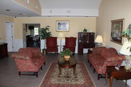 Imagen general del Hotel Jameson Inn-Oakwood. Foto 7