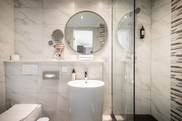 Imagen de la habitación del Hotel Jamingo. Foto 7