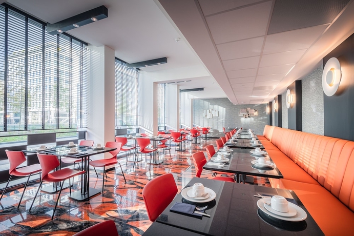 Imagen del bar/restaurante del Hotel Jamingo. Foto 2