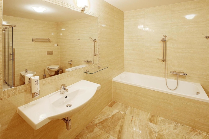 Imagen de la habitación del Hotel Jan. Foto 8