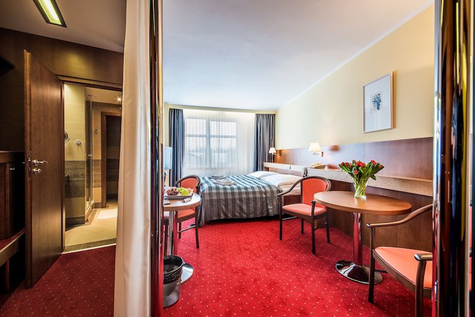 Imagen de la habitación del Hotel Jana. Foto 14